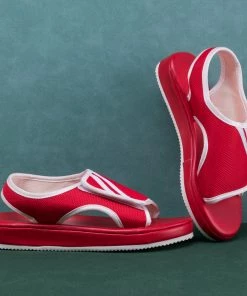 New In Shoes Mesh Active Sandal | En Bloom