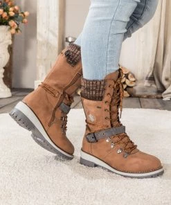 YL En Bloom | Brown Ribbed-Cuff Buckle-Strap Boot New In Shoes