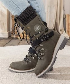 YL En Bloom | Grey Ribbed-Cuff Buckle-Strap Boot