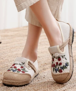 TC Cactus Rose | Berry Daisy Embroidered Linen Round Toe Espadrilles Loafers - Beige