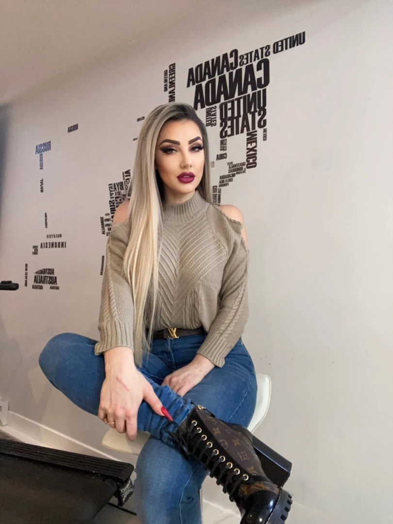 MY Smaibulun Doll | Beige Shoulder Cut-Out Knit Sweater NEW ARRIVALS 2 MY Smaibulun Doll | Beige Shoulder Cut-Out Knit Sweater NEW ARRIVALS