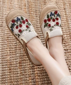 TC Cactus Rose | Berry Daisy Embroidered Linen Round Toe Espadrilles Loafers - Beige