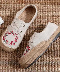 TC Cactus Rose | Wreath Floral Embroidered Linen Boat Shoe - Beige
