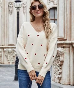MY Smaibulun | Valentine Hearts Low V Neck Knit Sweater - Beige