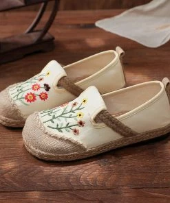 TC Blossom Daisy Embroidered Round Toe Espadrilles - Cactus Rose New In Shoes 17 TC Blossom Daisy Embroidered Round Toe Espadrilles - Cactus Rose New In Shoes