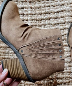 HYHE EN BLOOM | Classic Ruched Ankle Boots