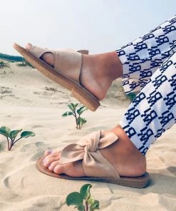 HYHE Tie Bow Stock Sandal - En Bloom