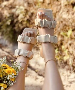 HT New In Shoes En Bloom | RUBI BEIGE SLIDES