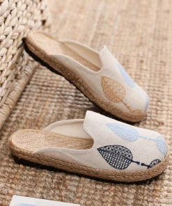 TC New In Shoes Cactus Rose | Vintage Embroidered Summer Mule - Beige