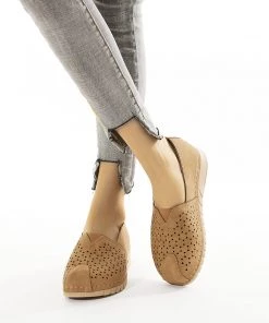 Cut Out Journey Slip-On Sneaker - SIKETU