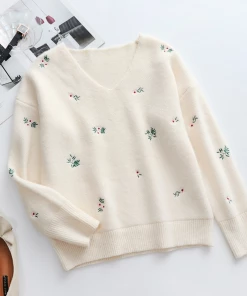 MY New In Clothing Smaibulun | Beige Wide V-neck Daisy Embroidered Knit Sweater