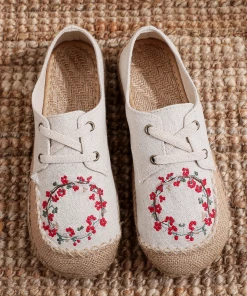 TC Cactus Rose | Wreath Floral Embroidered Linen Boat Shoe - Beige