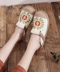 TC Round Peacock Tail Embroidered Mules - Cactus Rose Shop Sandals