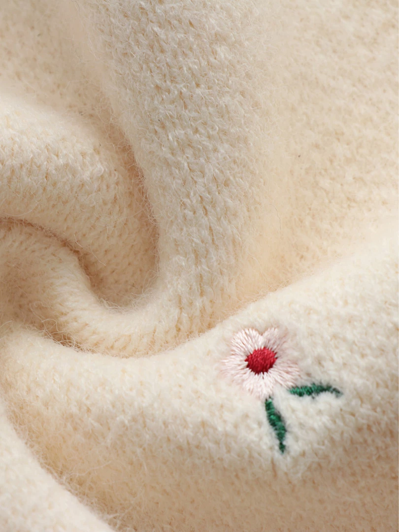 MY New In Clothing Smaibulun | Beige Wide V-neck Daisy Embroidered Knit Sweater 7 MY New In Clothing Smaibulun | Beige Wide V-neck Daisy Embroidered Knit Sweater