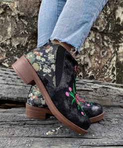 YL Shoes Floral Embroidered Ankle Booties - EN BLOOM