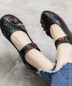 XR NEW ARRIVALS Rumour Has It | Perforated Flower Printed Leather Mary Jane - Black