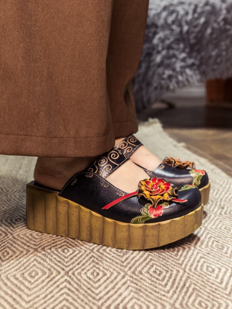 JF SOFFIA | Genuine Leather Black Ribbed-Sole Floral Appliqued Platform Sandals Clogs 1 JF SOFFIA | Genuine Leather Black Ribbed-Sole Floral Appliqued Platform Sandals Clogs