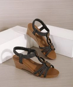 NEW ARRIVALS SIKETU | BLACK WOODEN RING SLINGBACK