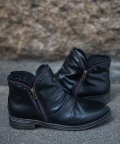 YL En Bloom | Ruched Ankle Boot