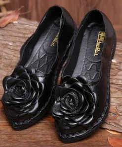 XR Shop Sandals Rumour Has It | Rose Head Tassel-Accent Joyce Loafers