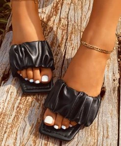 HT NEW ARRIVALS En Bloom | Black Gathered Upper Flat Slides Sandals