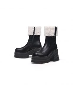 Jady Rose JadyRose | Chunky Heel Faux Fur Lined Black Chelsea Boot