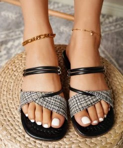 HT NEW ARRIVALS En Bloom | BLACK CAESAREA SANDAL