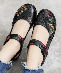 XR NEW ARRIVALS Rumour Has It | Perforated Flower Printed Leather Mary Jane - Black