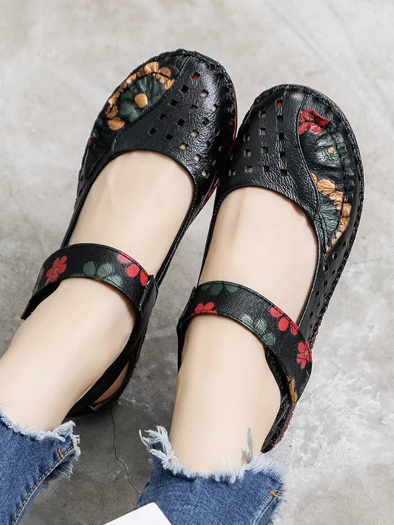 XR NEW ARRIVALS Rumour Has It | Perforated Flower Printed Leather Mary Jane - Black 2 XR NEW ARRIVALS Rumour Has It | Perforated Flower Printed Leather Mary Jane - Black