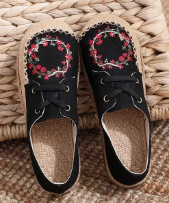 TC NEW ARRIVALS Cactus Rose | Wreath Floral Embroidered Linen Boat Shoe - Black