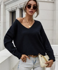 MY Smaibulun Doll | DARIUS Drop Shoulder V-neck Knit Top - Black