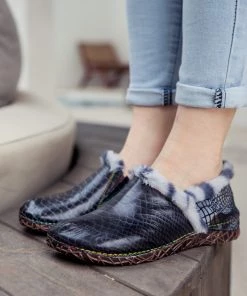 SOFFIA | Fish Scales Embossed Woolen Lined Leather Loafer - Black NEW ARRIVALS