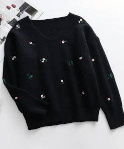 MY Smaibulun | Black Low V-neck Daisy Embroidered Knit Sweater New In Clothing