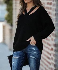 MY Smaibulun | COLENA Black Cut Out V-neck Pullover