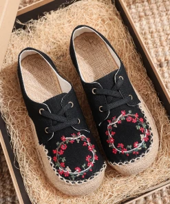 TC NEW ARRIVALS Cactus Rose | Wreath Floral Embroidered Linen Boat Shoe - Black