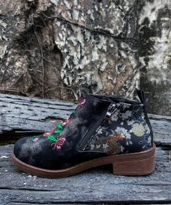YL Shoes Floral Embroidered Ankle Booties - EN BLOOM