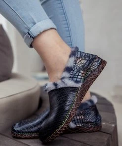 SOFFIA | Fish Scales Embossed Woolen Lined Leather Loafer - Black NEW ARRIVALS