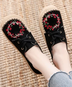 TC NEW ARRIVALS Cactus Rose | Wreath Floral Embroidered Linen Boat Shoe - Black