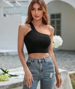 MY JORDYN KNIT CROP TOP - BLACK