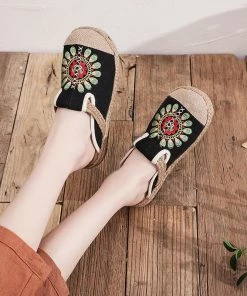 TC Round Peacock Tail Embroidered Mules - Cactus Rose Shop Sandals