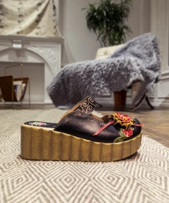 JF SOFFIA | Genuine Leather Black Ribbed-Sole Floral Appliqued Platform Sandals Clogs 13 JF SOFFIA | Genuine Leather Black Ribbed-Sole Floral Appliqued Platform Sandals Clogs