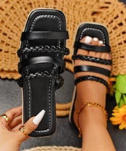 HT NEW ARRIVALS EN BLOOM | BRAIDED STRAP PLATFORM SANDAL BLACK