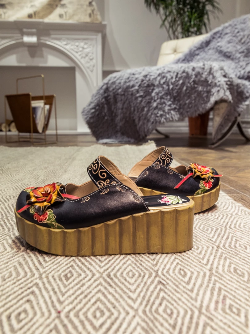 JF SOFFIA | Genuine Leather Black Ribbed-Sole Floral Appliqued Platform Sandals Clogs 7 JF SOFFIA | Genuine Leather Black Ribbed-Sole Floral Appliqued Platform Sandals Clogs