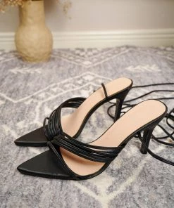HT En Bloom | HERA BLACK STRAP HEELS