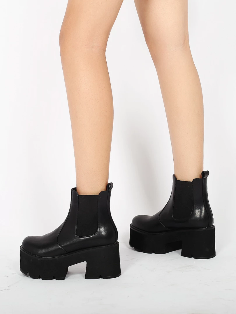 Jady Rose New In Shoes JadyRose | Chunky Heel Shine Black Chelsea Genuine Leather Boots 8 Jady Rose New In Shoes JadyRose | Chunky Heel Shine Black Chelsea Genuine Leather Boots