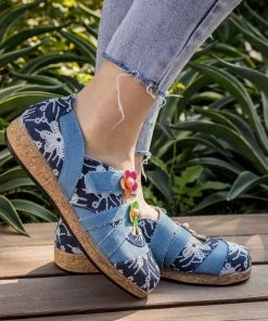 YL Floral Embossed Velcro-Accent Comfy Sneakers - EN BLOOM Shop Loafer