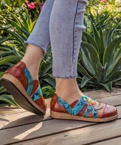 YL Floral Embossed Velcro-Accent Comfy Sneakers - EN BLOOM Shop Loafer