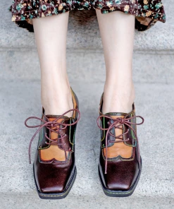 SOFFIA | Genuine Leather Blossom Embossed Back Heel Oxford Shoes