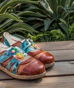 YL Floral Embossed Velcro-Accent Comfy Sneakers - EN BLOOM Shop Loafer