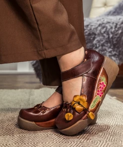 JF SOFFIA | Genuine Leather Brown Ribbed-Sole Lehua Appliqued Sandals NEW ARRIVALS